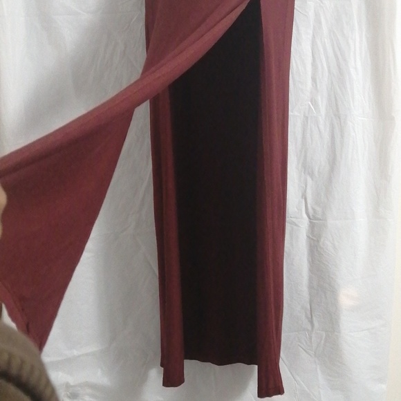 BURGUNDY MAXI FRONT SLITS SKIRT - Picture 3 of 7